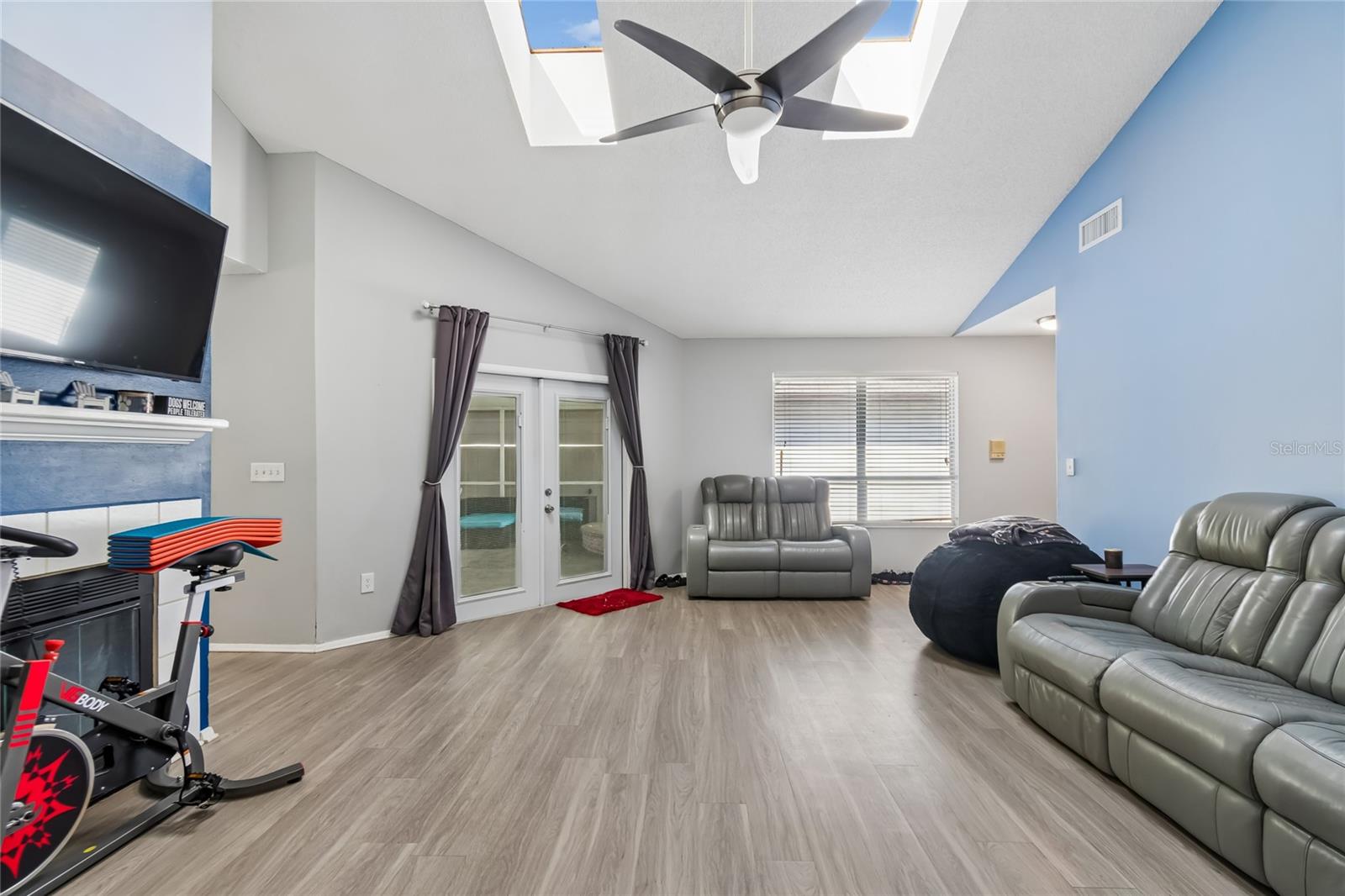 Image 15 of 51 For 7123 Silvermill Drive