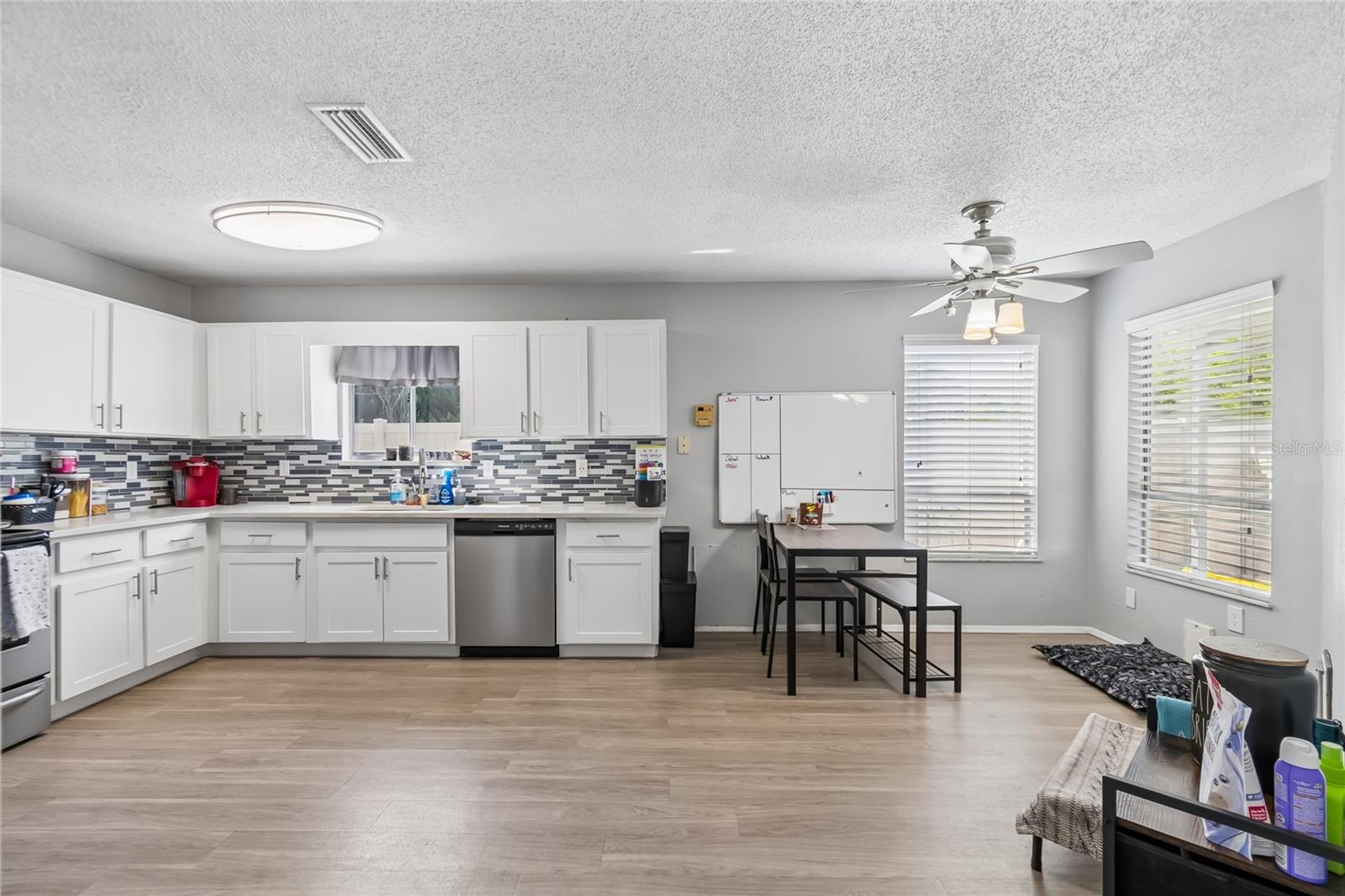 Image 17 of 51 For 7123 Silvermill Drive