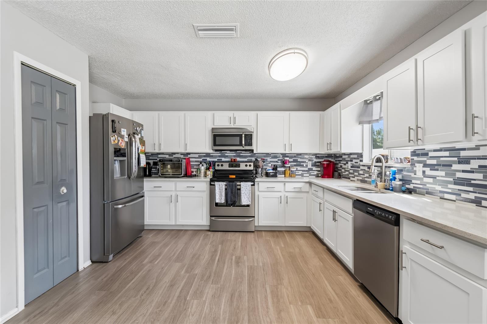 Image 18 of 51 For 7123 Silvermill Drive