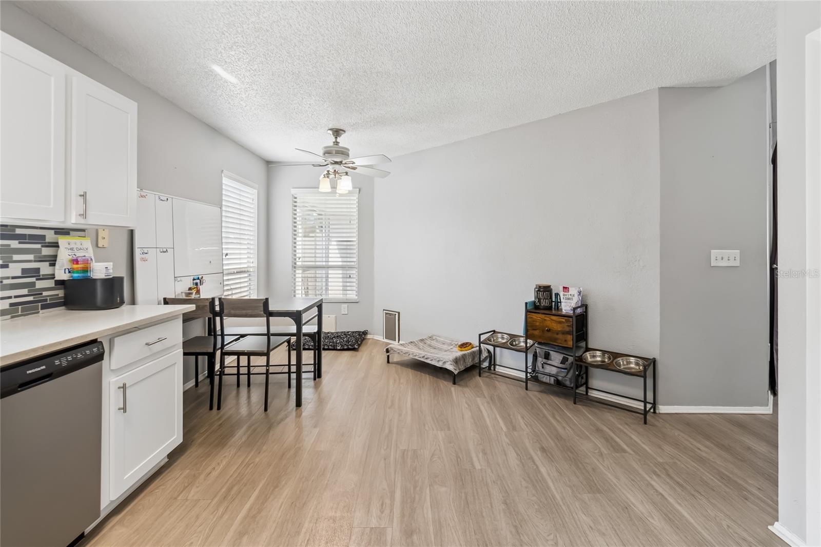 Image 22 of 51 For 7123 Silvermill Drive