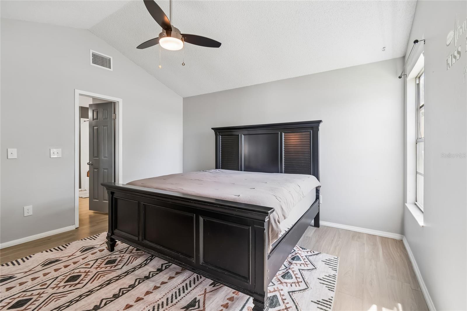 Image 26 of 51 For 7123 Silvermill Drive