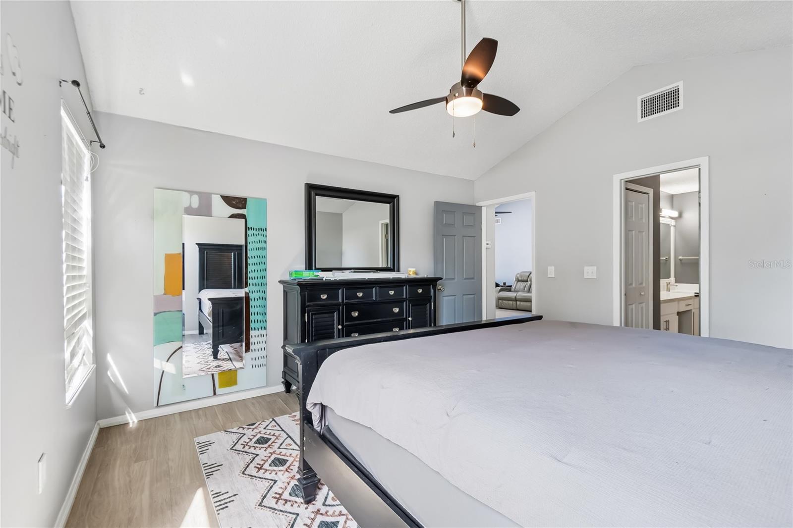 Image 27 of 51 For 7123 Silvermill Drive