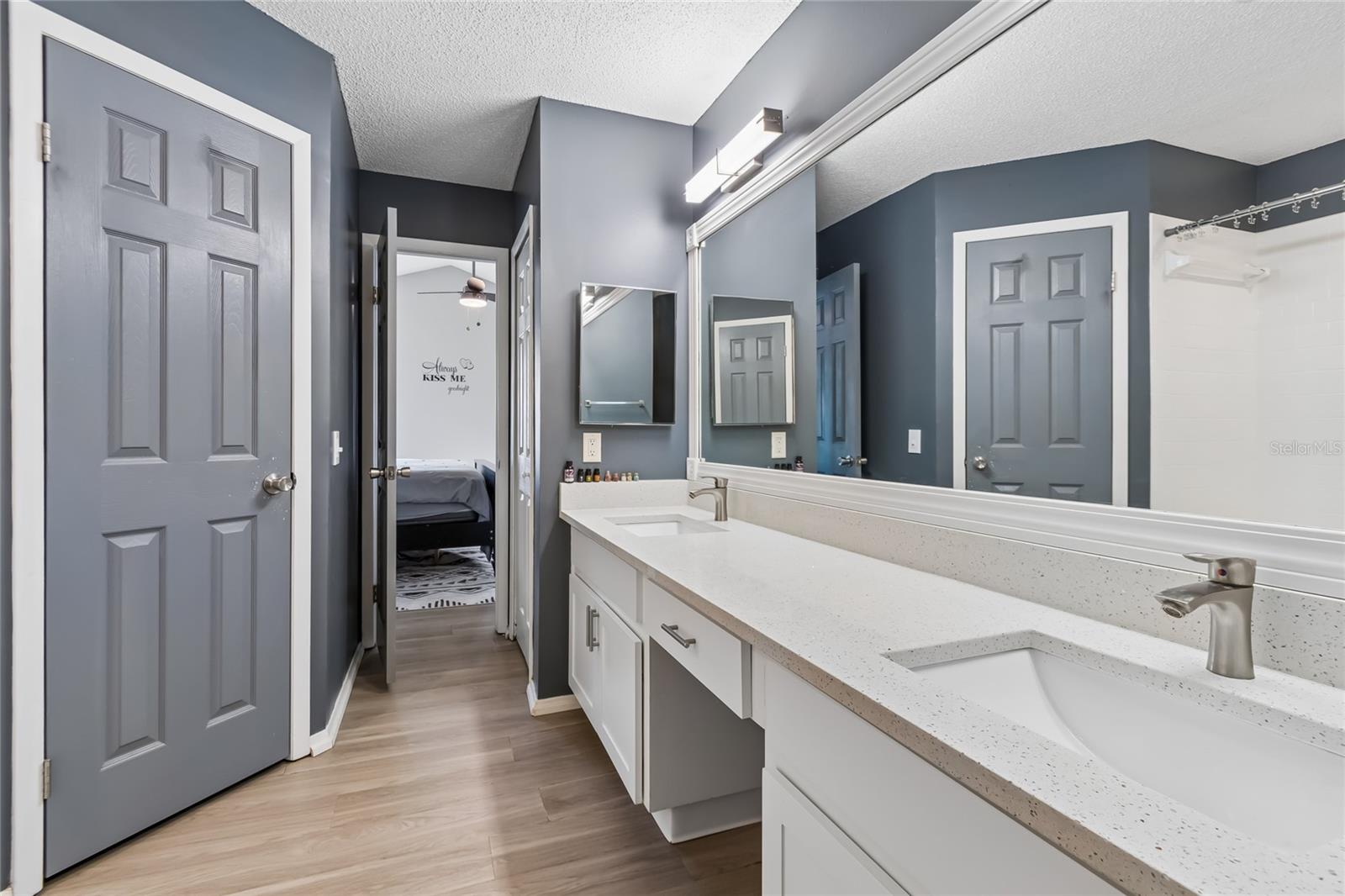 Image 33 of 51 For 7123 Silvermill Drive