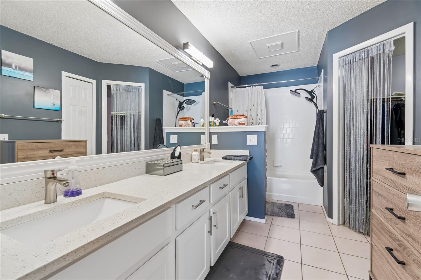 Image 37 of 51 For 7123 Silvermill Drive