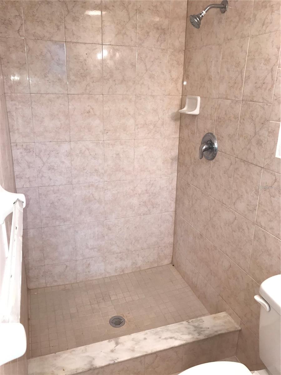 Image 18 of 24 For 906 Homewood Drive