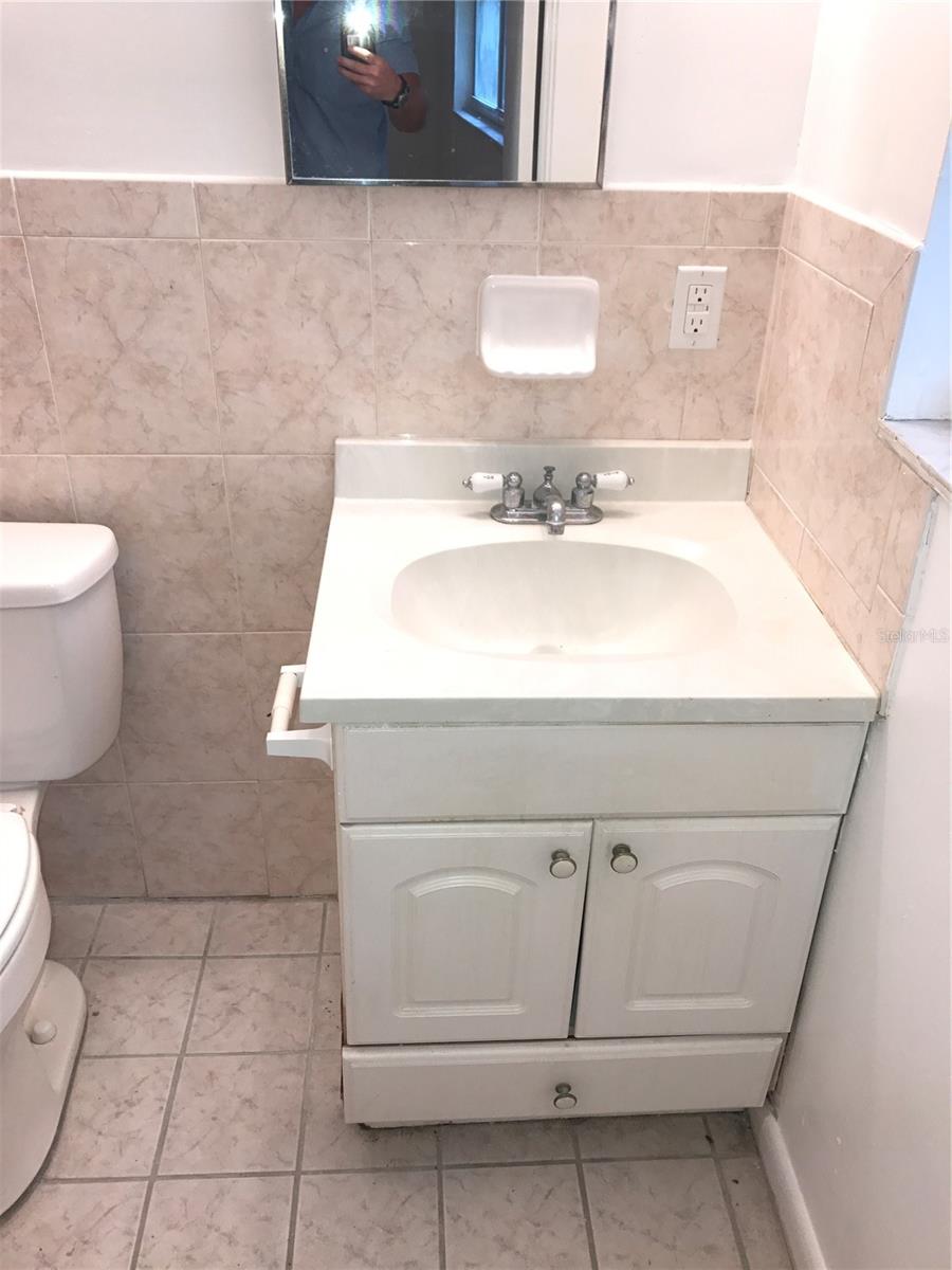 Image 21 of 24 For 906 Homewood Drive