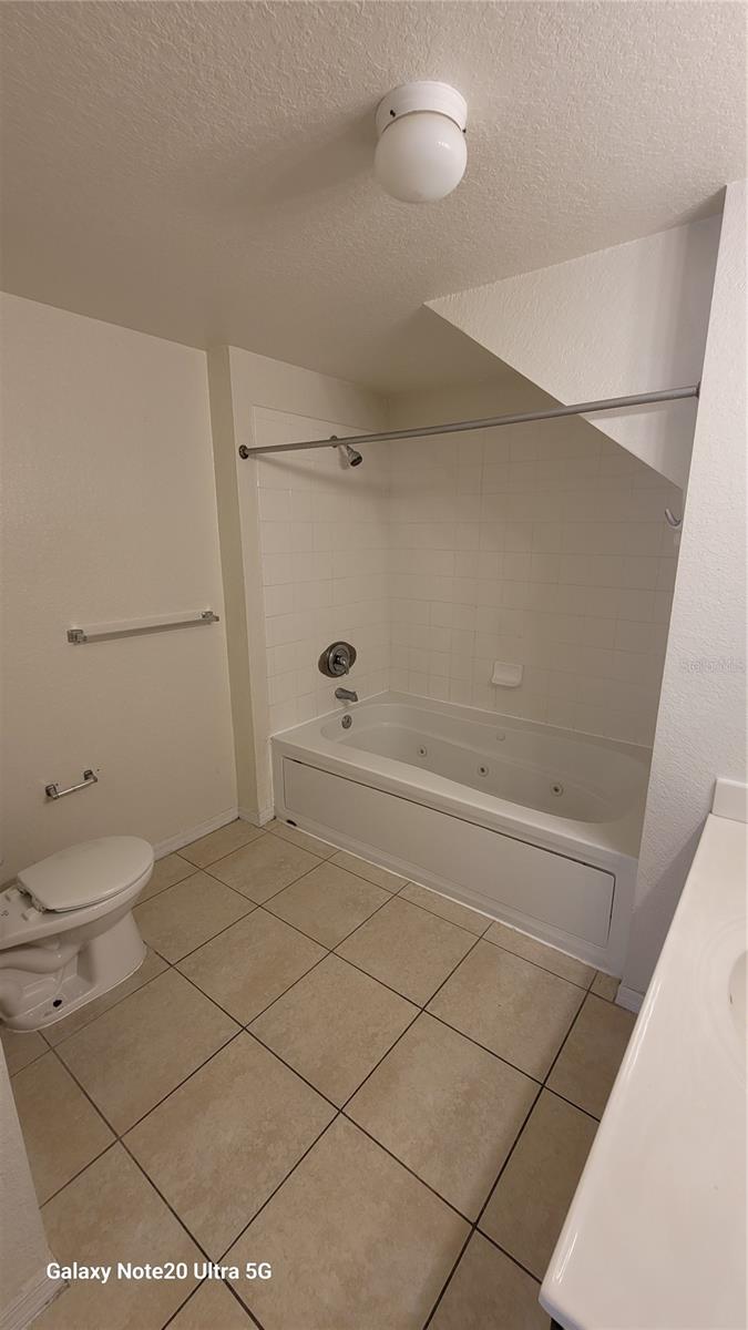 Image 5 of 9 For 4013 Venetian Bay Drive 104