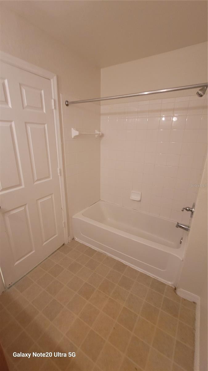 Image 8 of 9 For 4013 Venetian Bay Drive 104