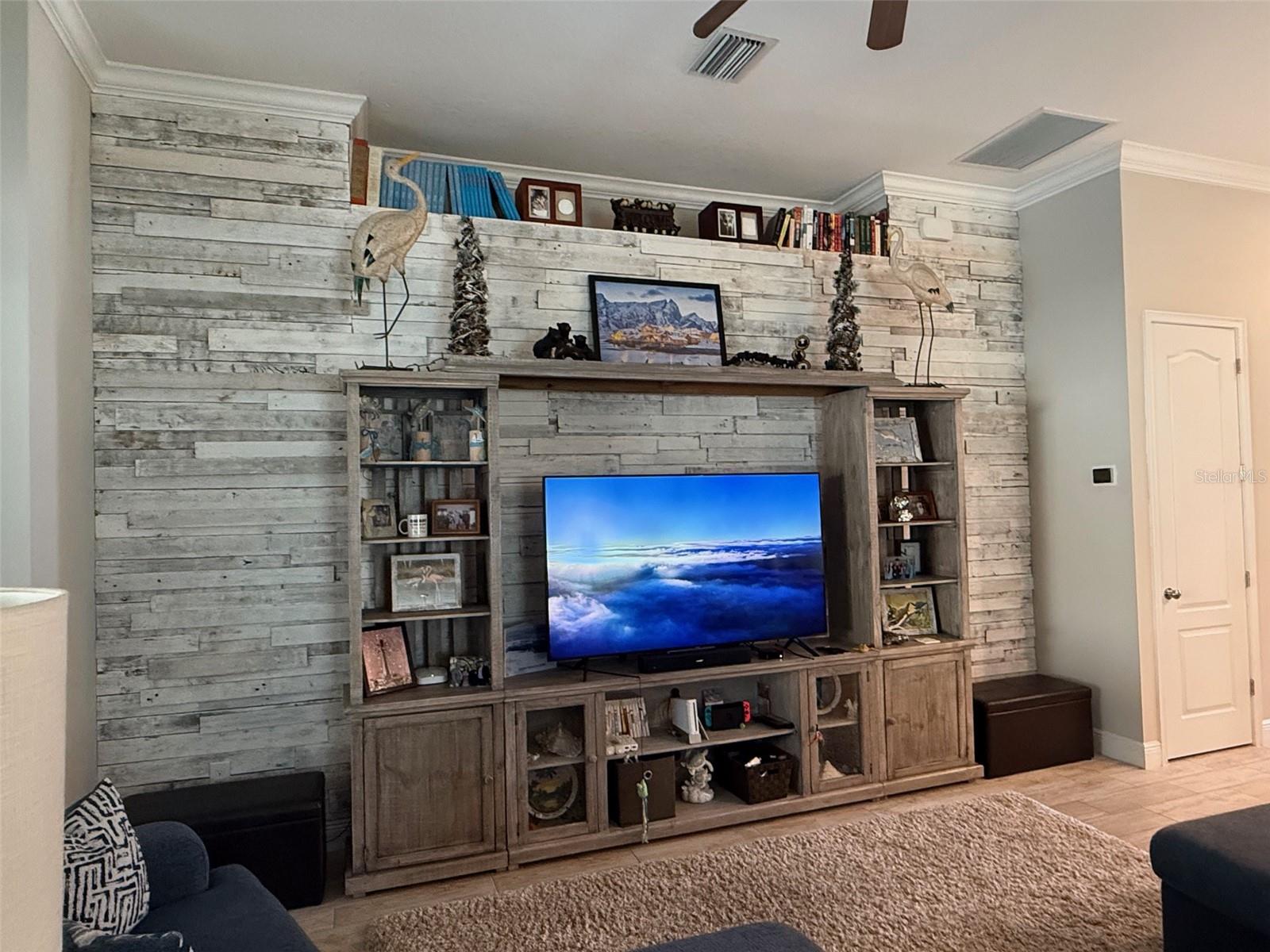 Image 6 of 14 For 131 Elina Sky Drive