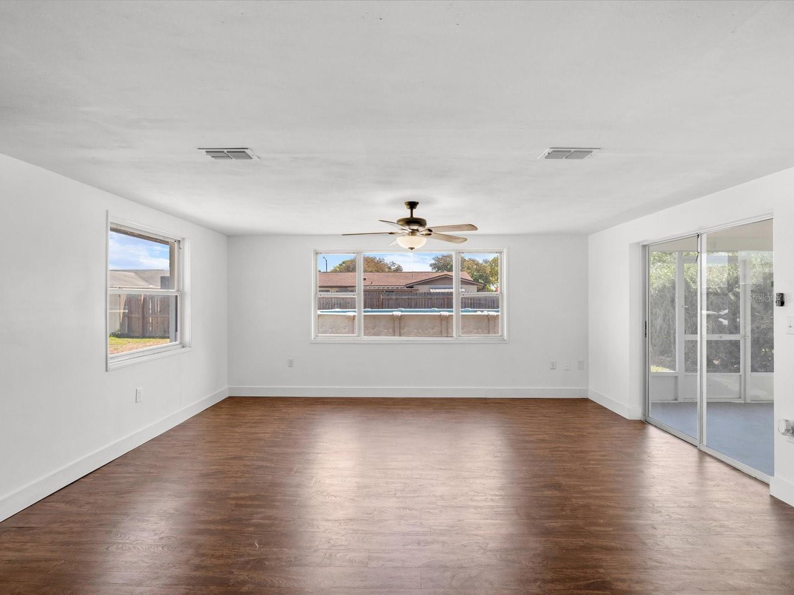 Image 16 of 35 For 9430 Glen Moor Lane
