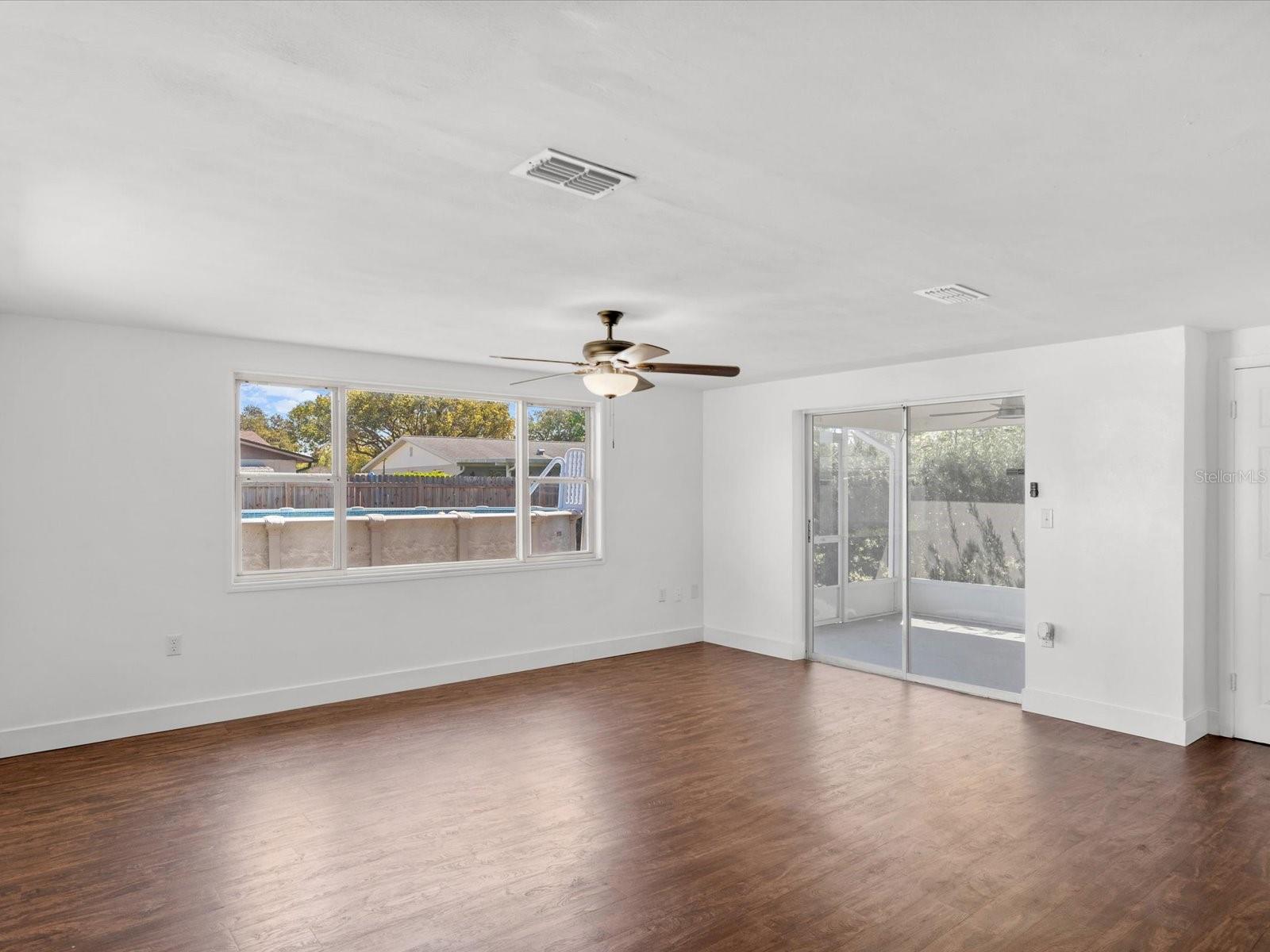 Image 18 of 35 For 9430 Glen Moor Lane