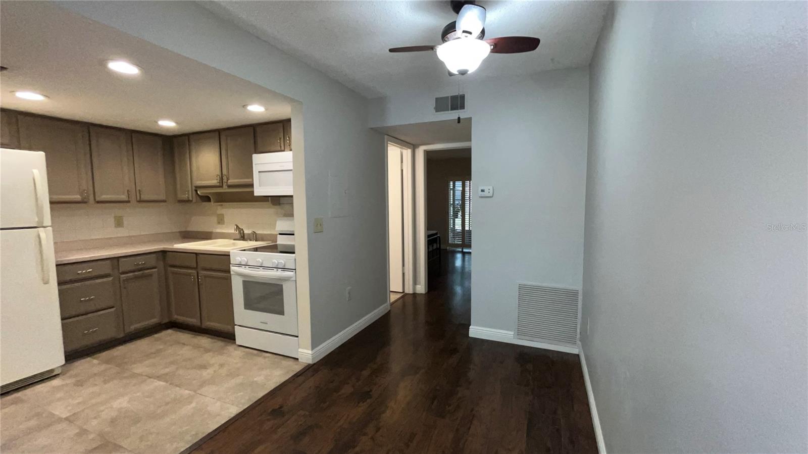 Image 10 of 43 For 870 Virginia Street 111