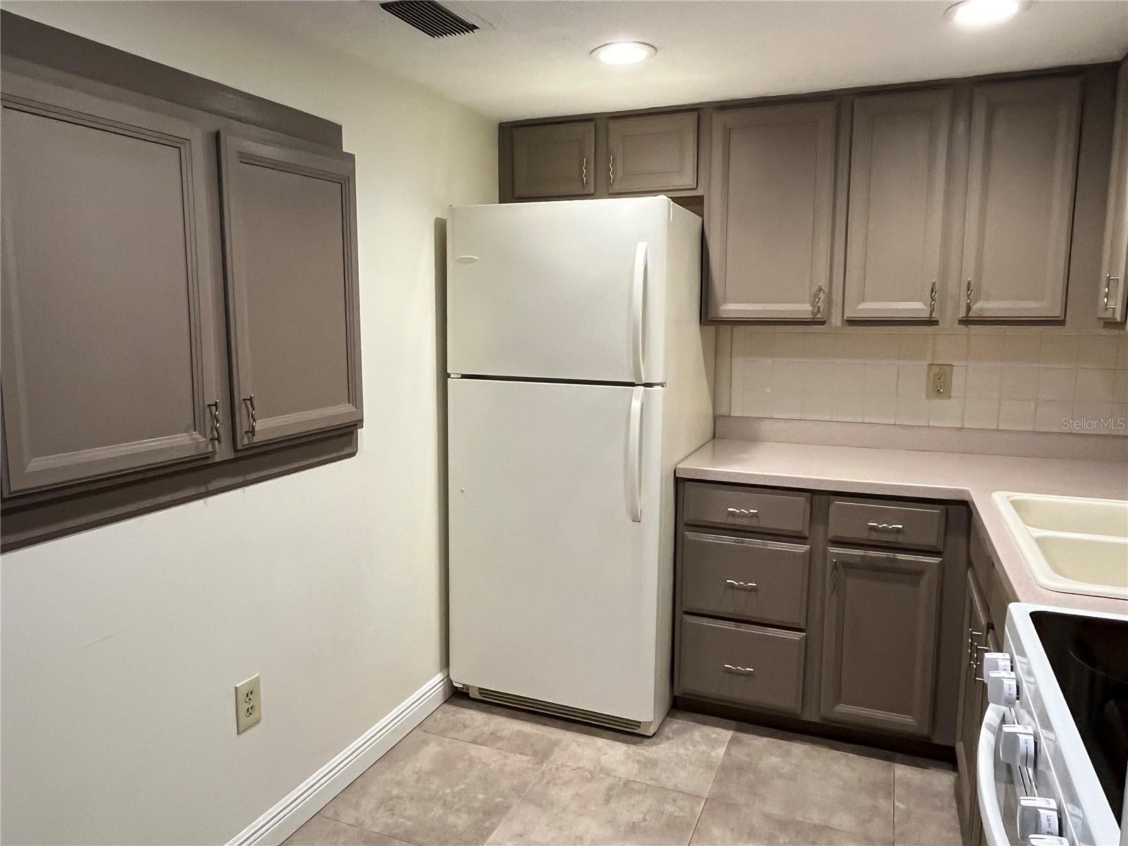 Image 15 of 43 For 870 Virginia Street 111