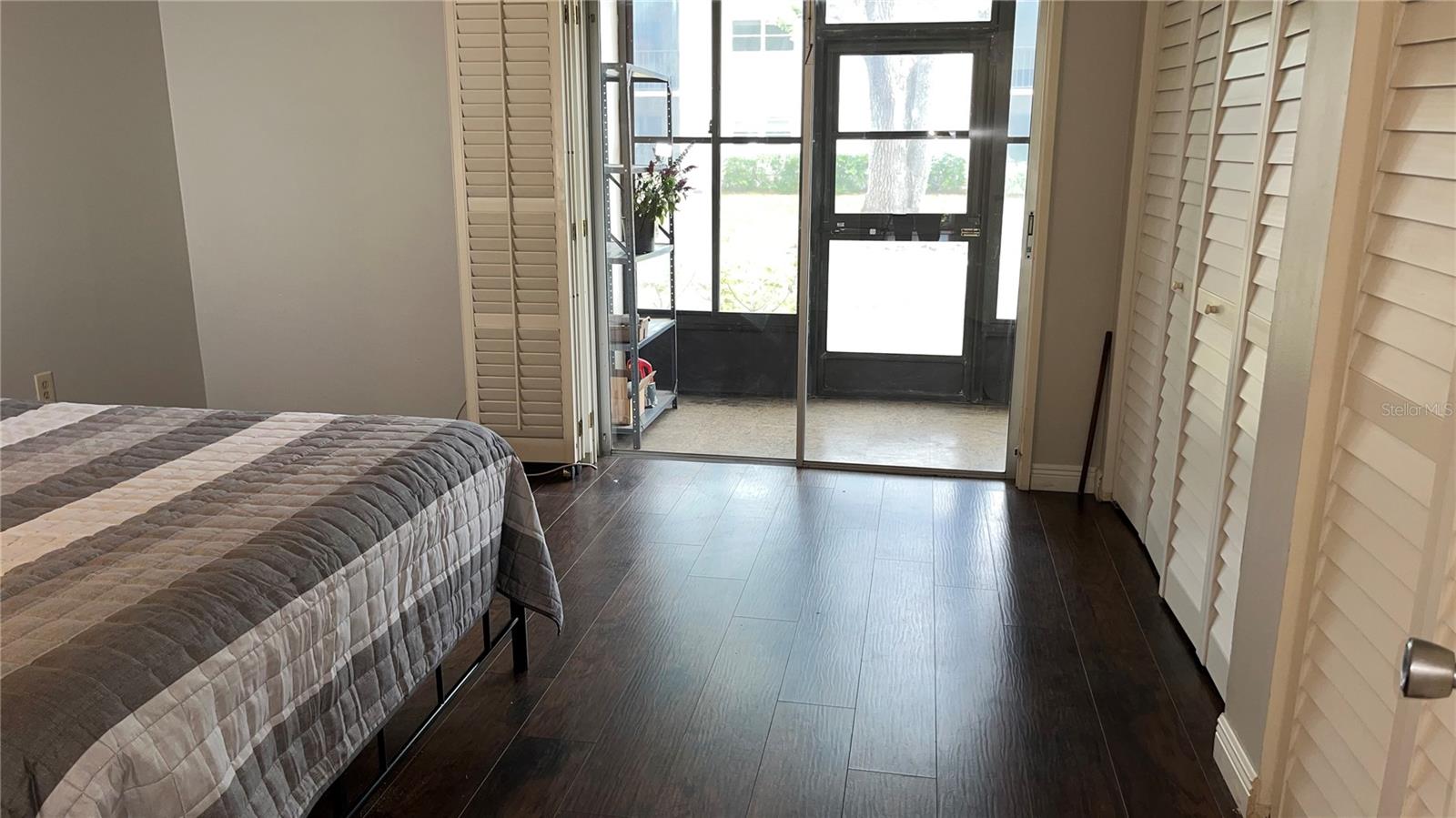 Image 16 of 43 For 870 Virginia Street 111