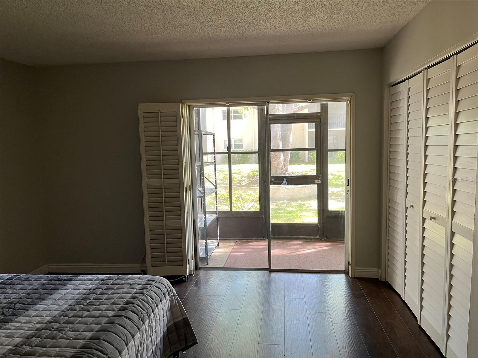 Image 17 of 43 For 870 Virginia Street 111