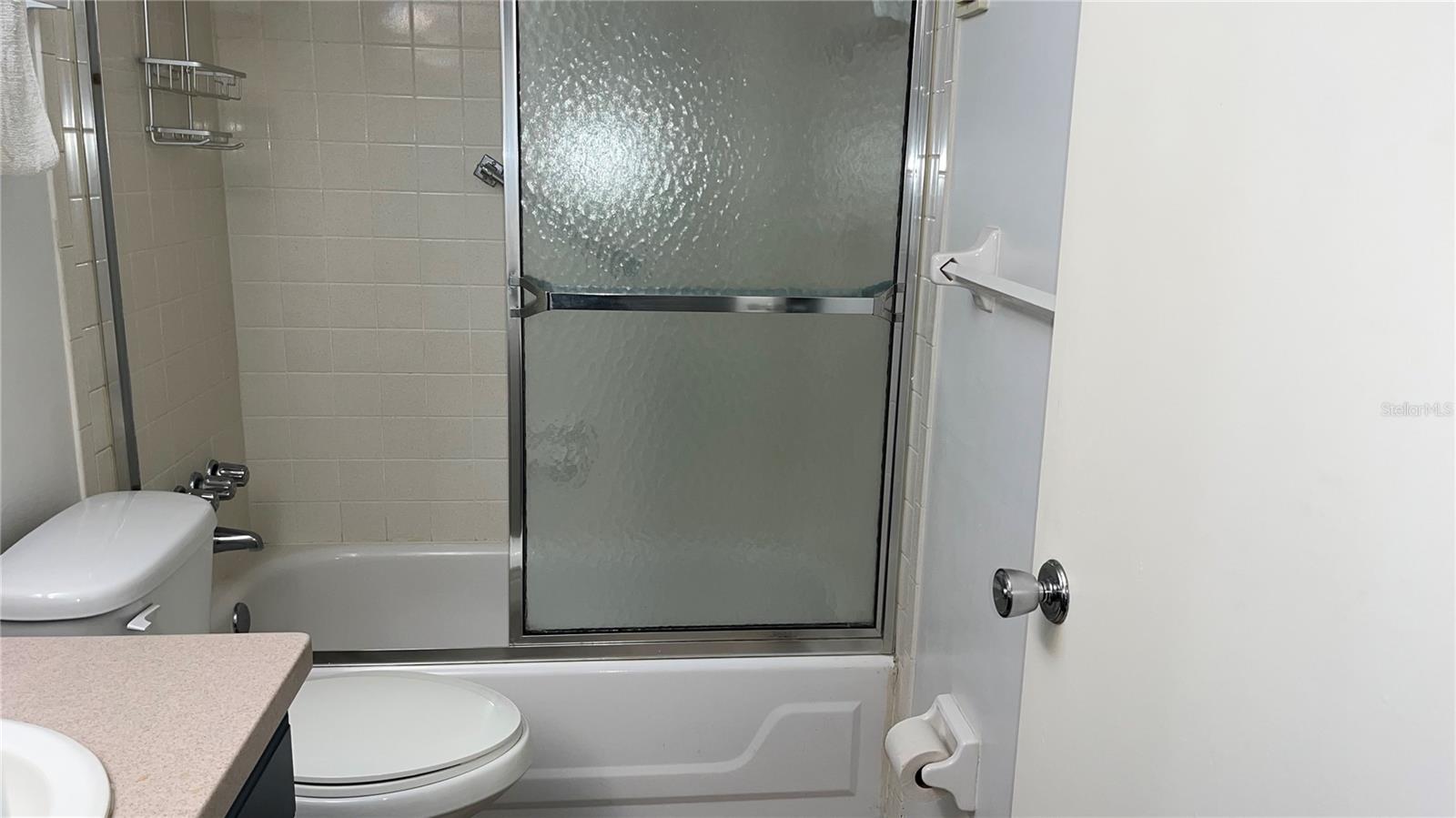 Image 26 of 43 For 870 Virginia Street 111