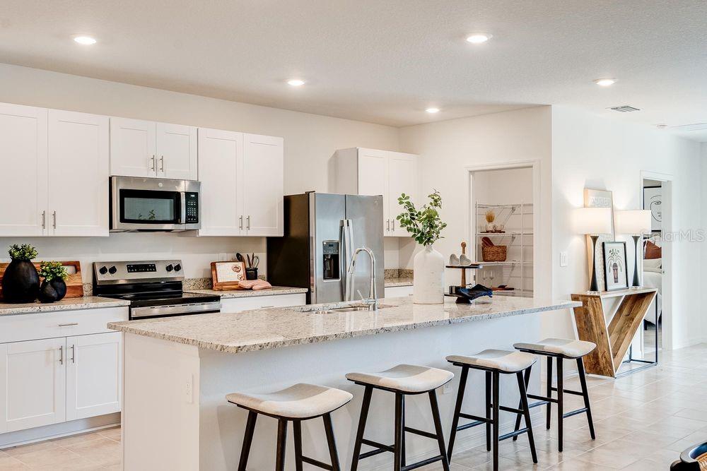 Listing photo id 4 for 13643 Tropical Breeze Way