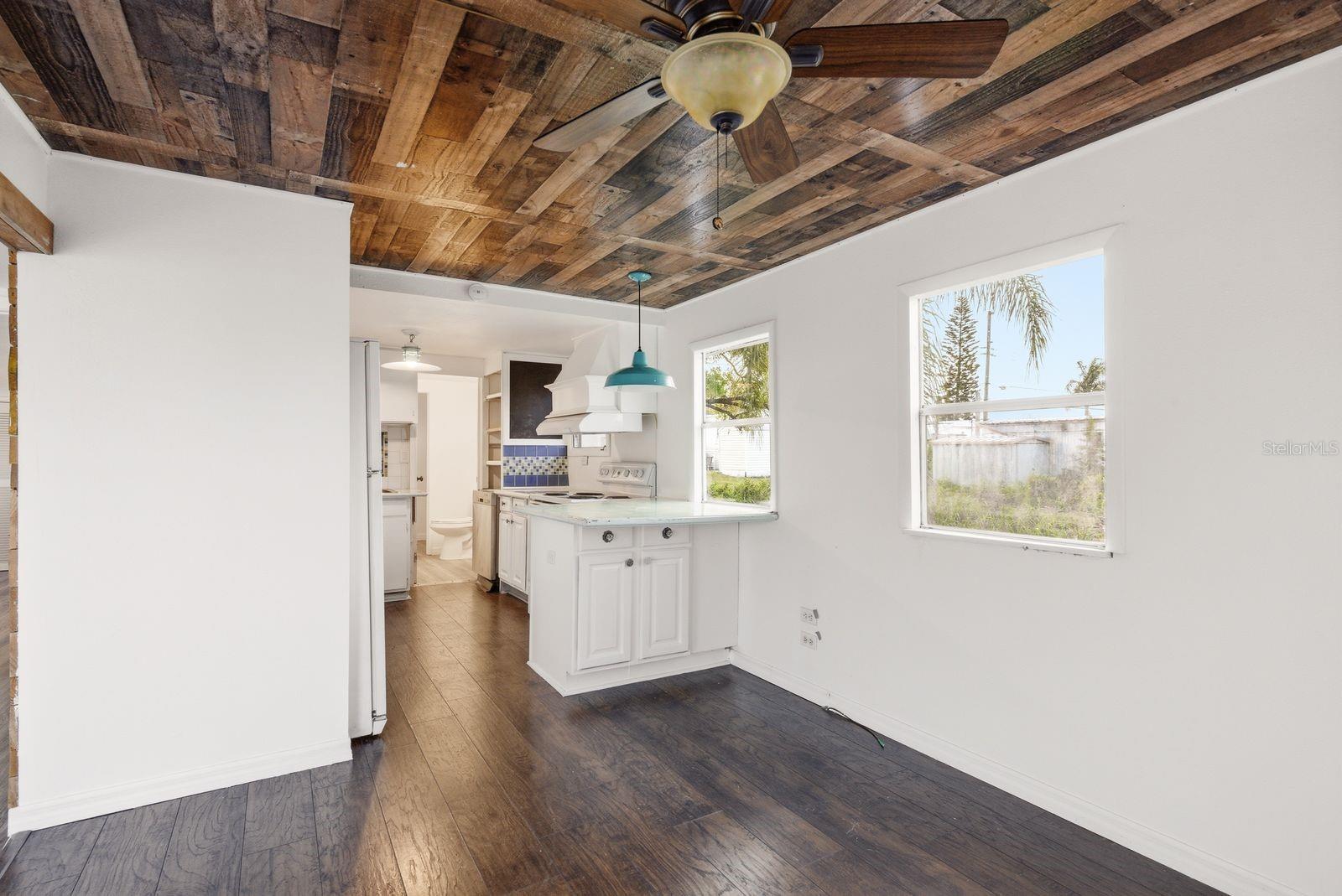 Image 11 of 26 For 2110 Orange Drive