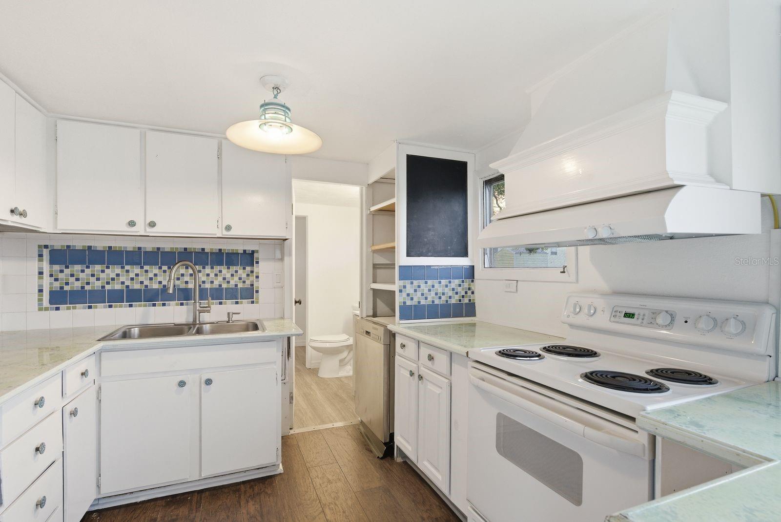 Image 13 of 26 For 2110 Orange Drive