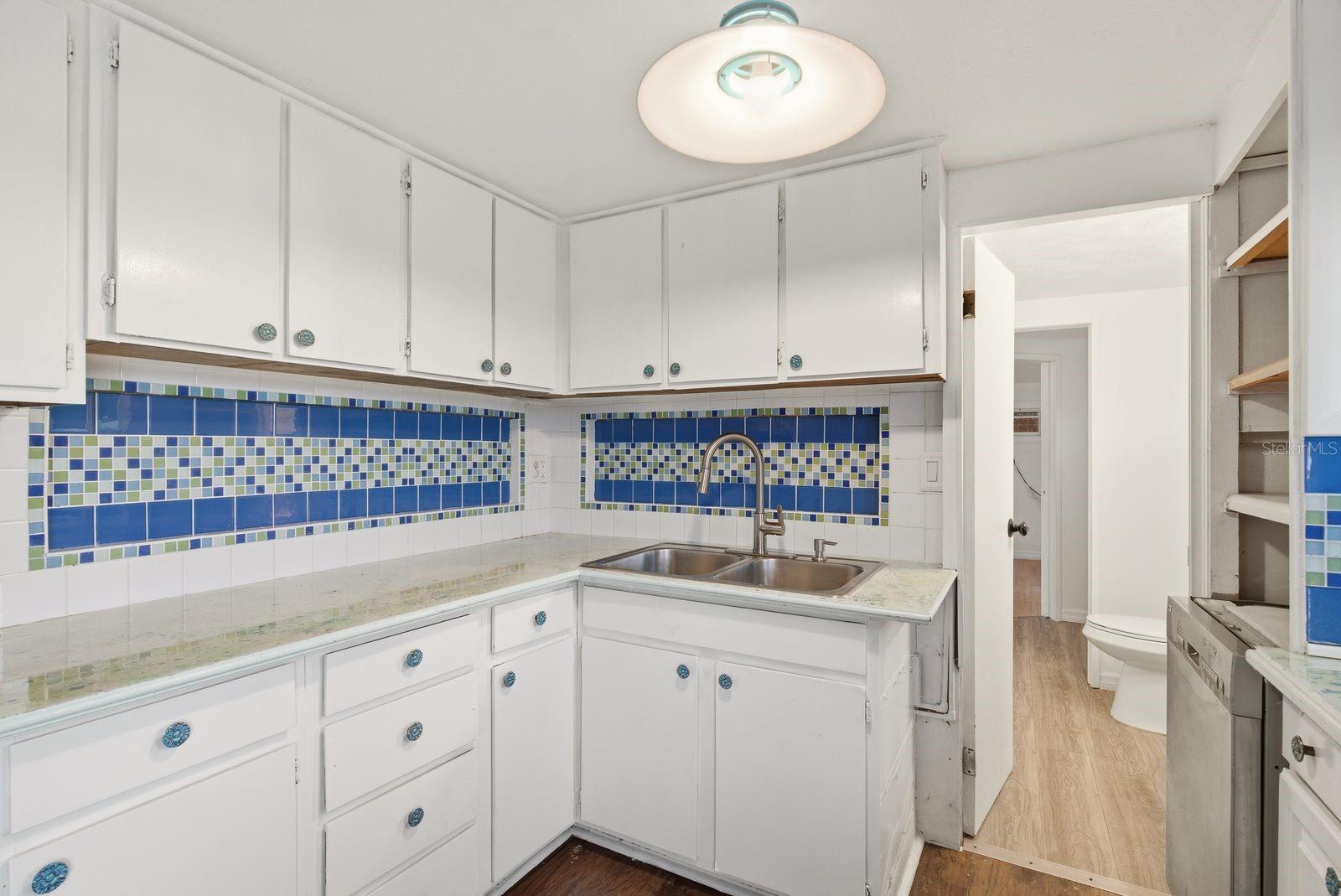 Image 14 of 26 For 2110 Orange Drive