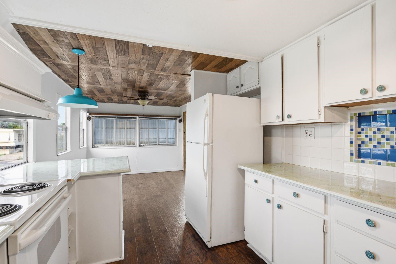 Image 15 of 26 For 2110 Orange Drive