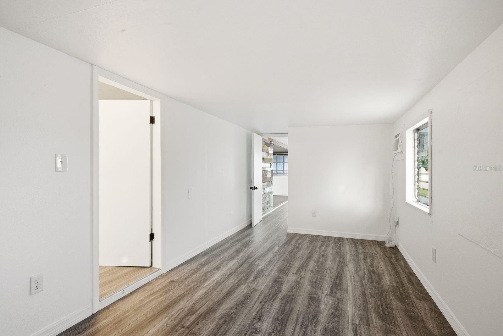 Image 17 of 26 For 2110 Orange Drive