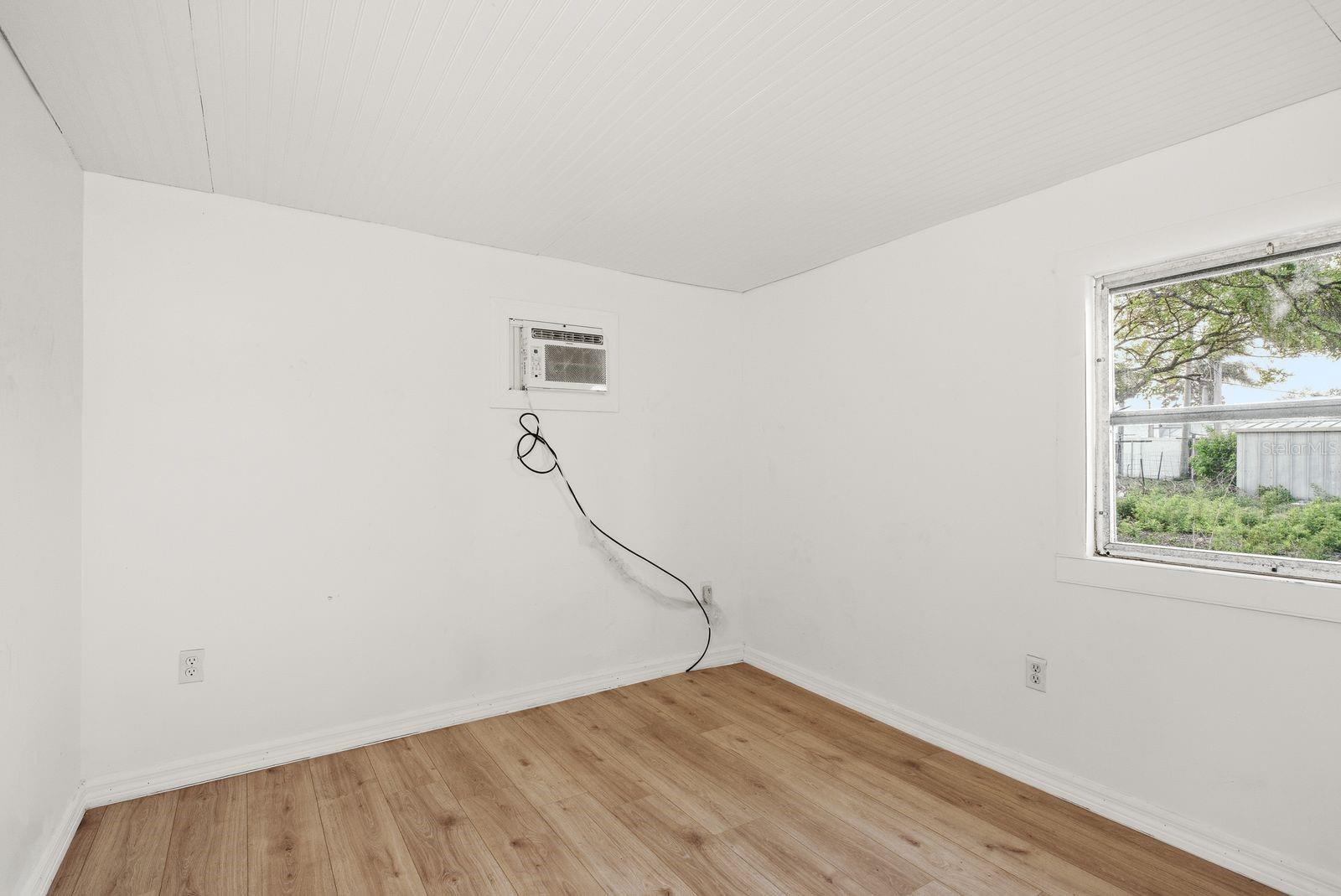 Image 20 of 26 For 2110 Orange Drive