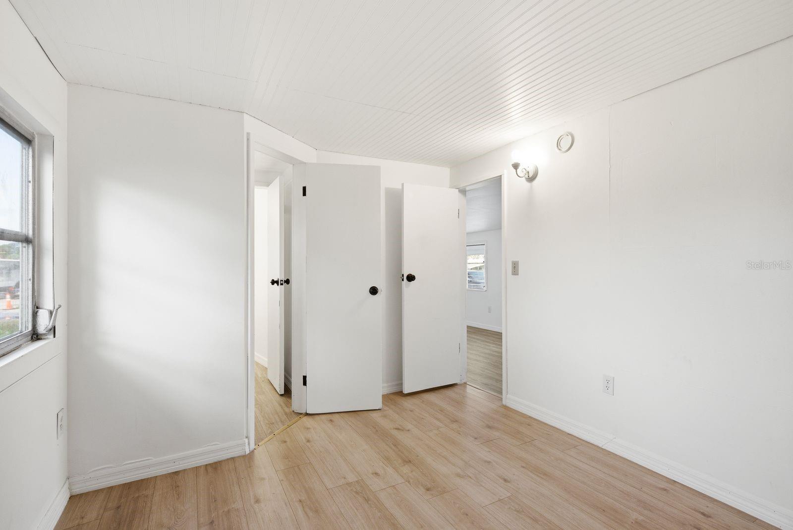 Image 21 of 26 For 2110 Orange Drive