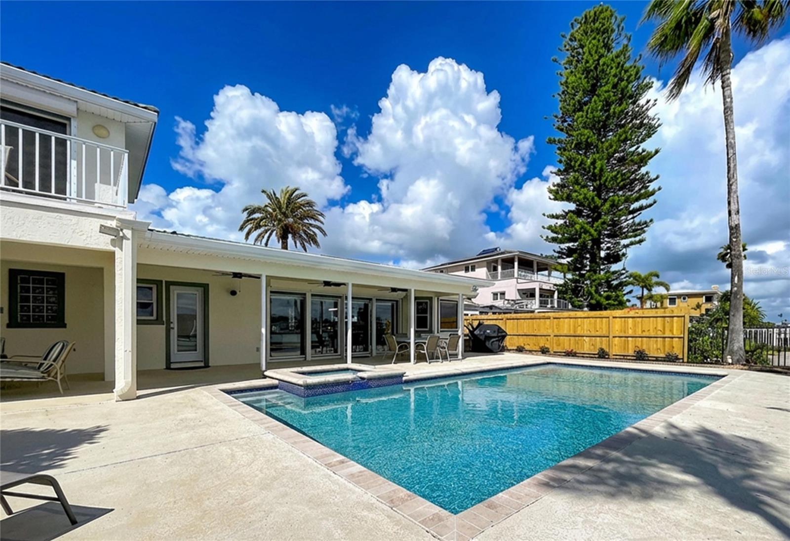 Image 5 of 64 For 7711 Bayshore Drive