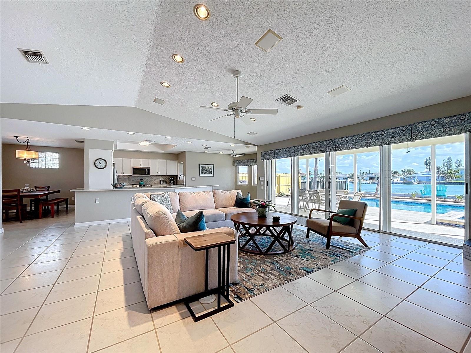 Image 9 of 64 For 7711 Bayshore Drive