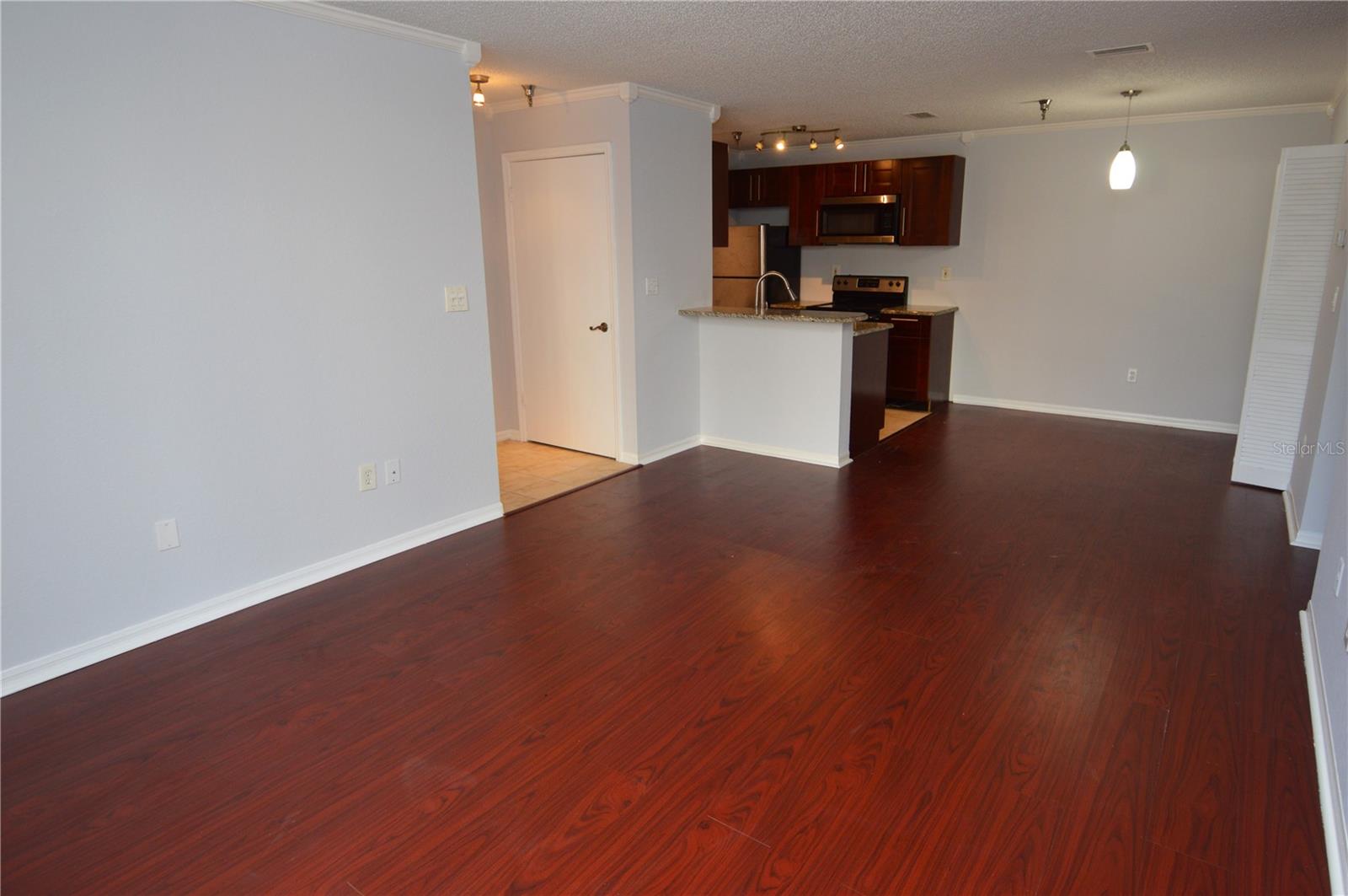 Image 14 of 89 For 10265 Gandy Boulevard N 907