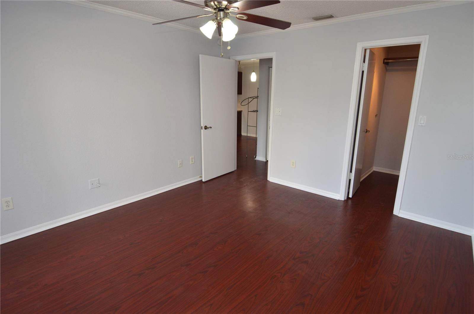 Image 35 of 89 For 10265 Gandy Boulevard N 907