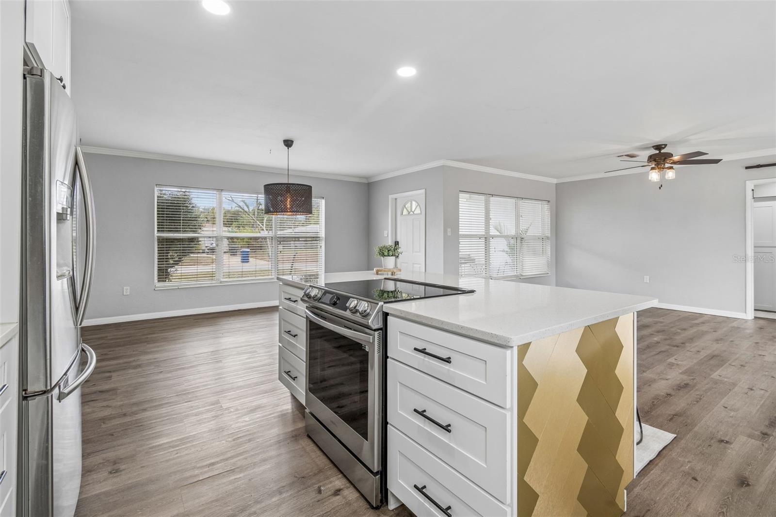 Image 21 of 82 For 2153 75th Way N