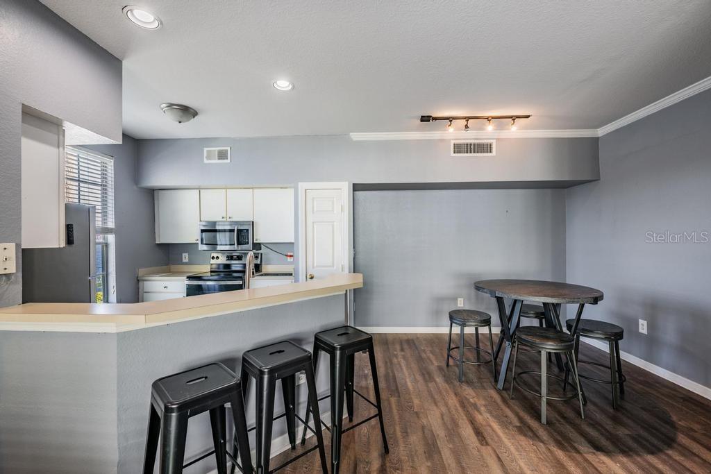 Image 14 of 39 For 9552 Lake Chase Island Way 9552