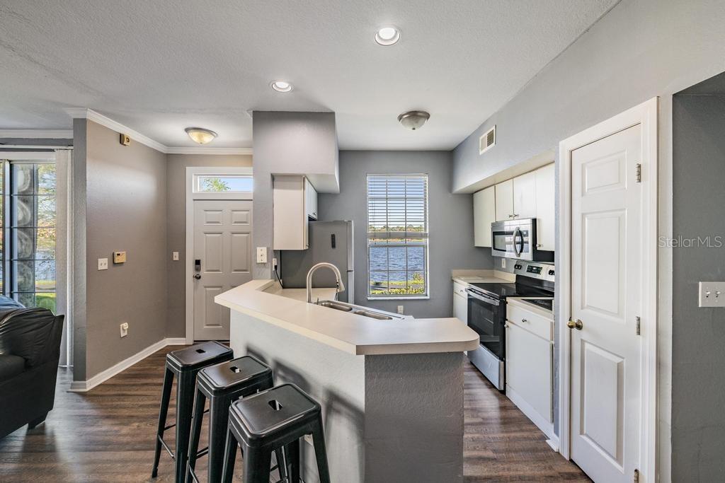 Image 16 of 39 For 9552 Lake Chase Island Way 9552