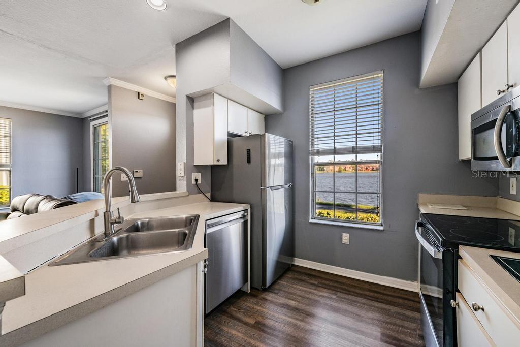 Image 20 of 39 For 9552 Lake Chase Island Way 9552