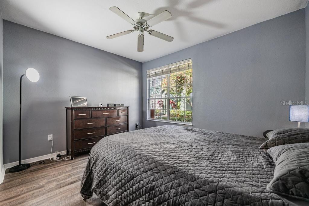 Image 23 of 39 For 9552 Lake Chase Island Way 9552