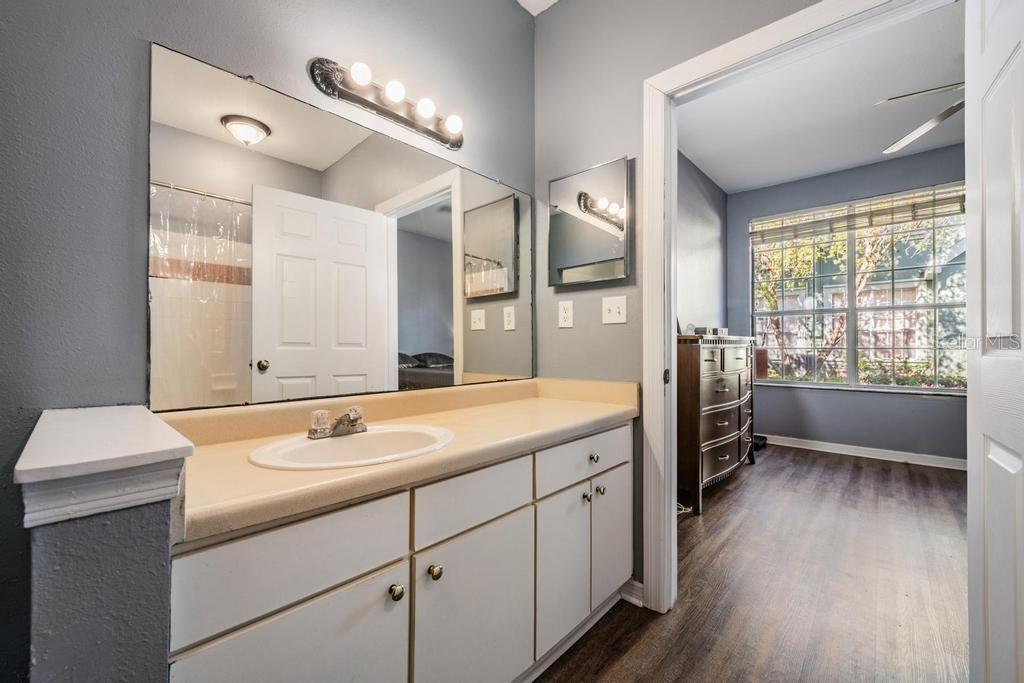 Image 24 of 39 For 9552 Lake Chase Island Way 9552