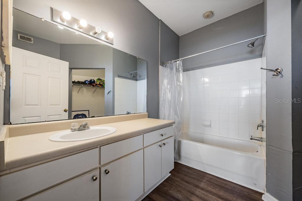 Image 31 of 39 For 9552 Lake Chase Island Way 9552