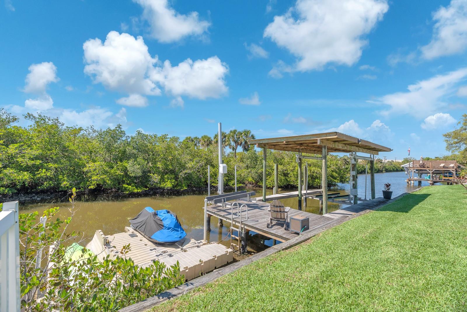 Image 10 of 93 For 9425 Oak Street