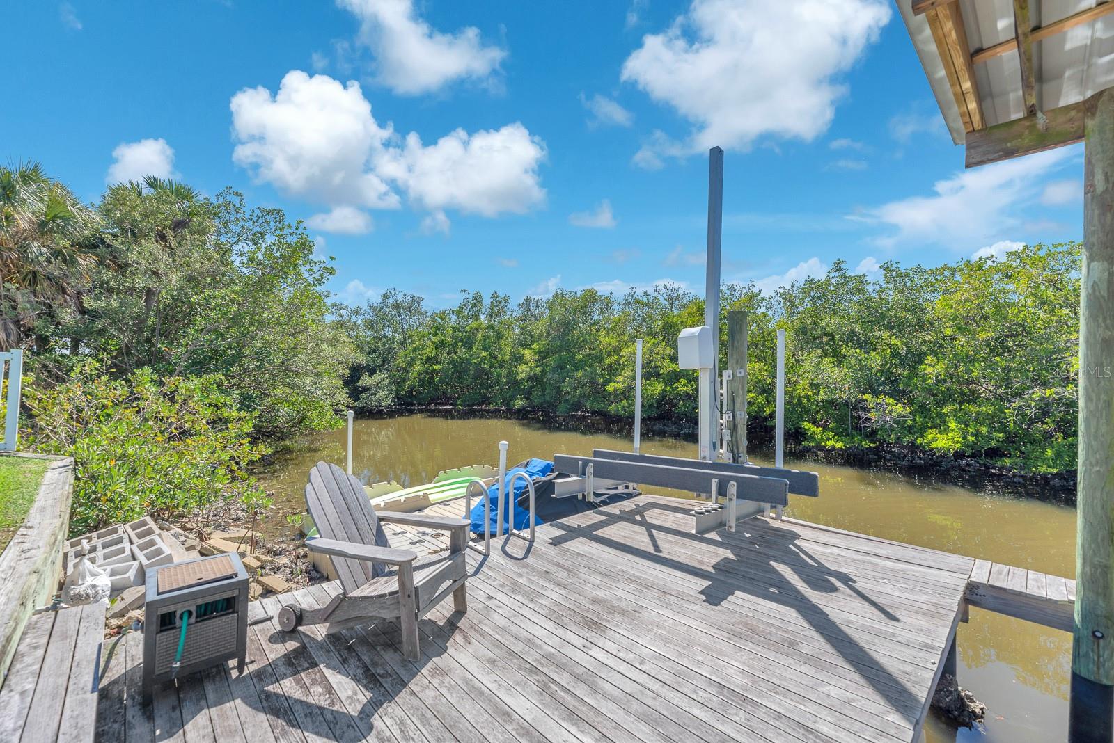 Image 18 of 93 For 9425 Oak Street