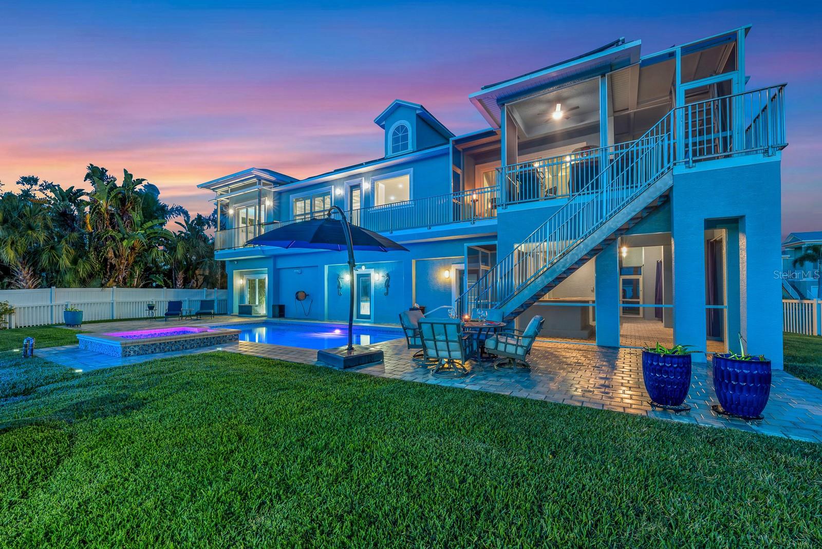 Image 3 of 93 For 9425 Oak Street