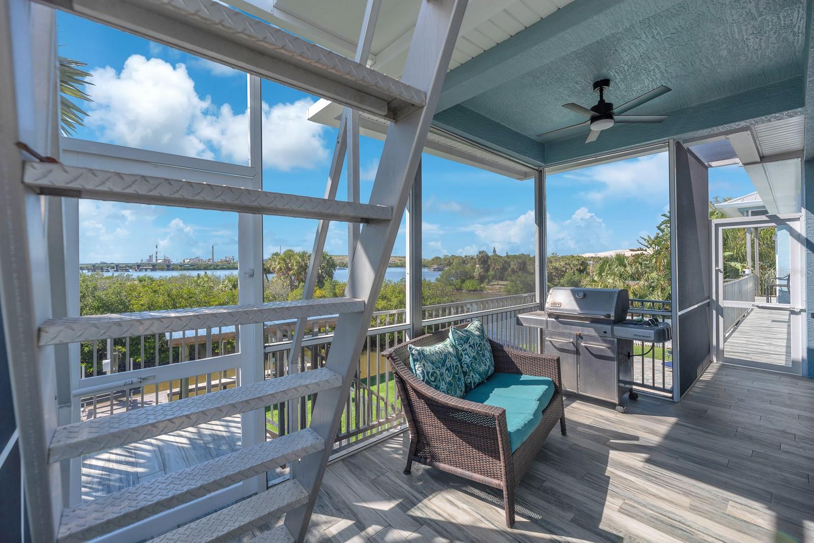 Image 30 of 93 For 9425 Oak Street