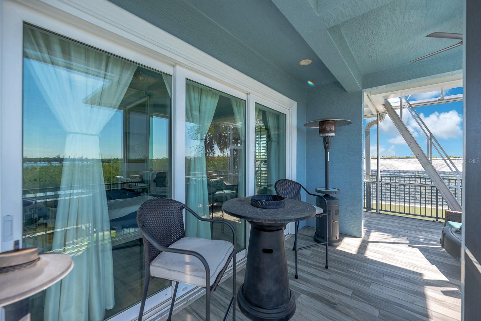 Image 32 of 93 For 9425 Oak Street