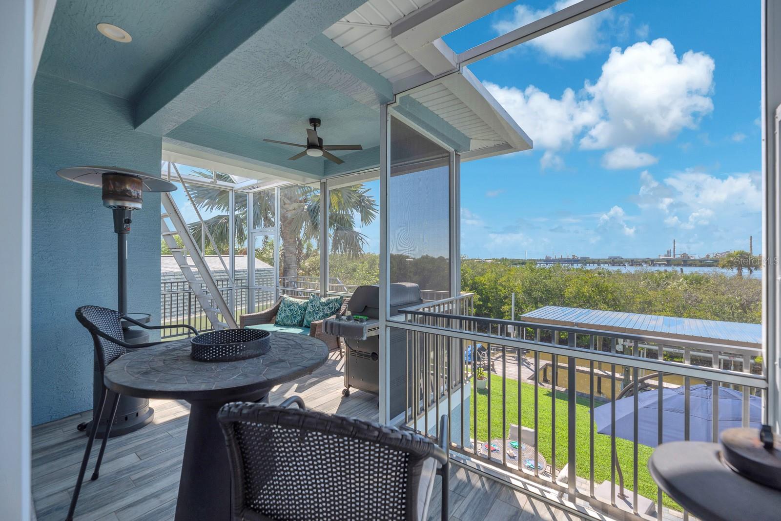 Image 33 of 93 For 9425 Oak Street