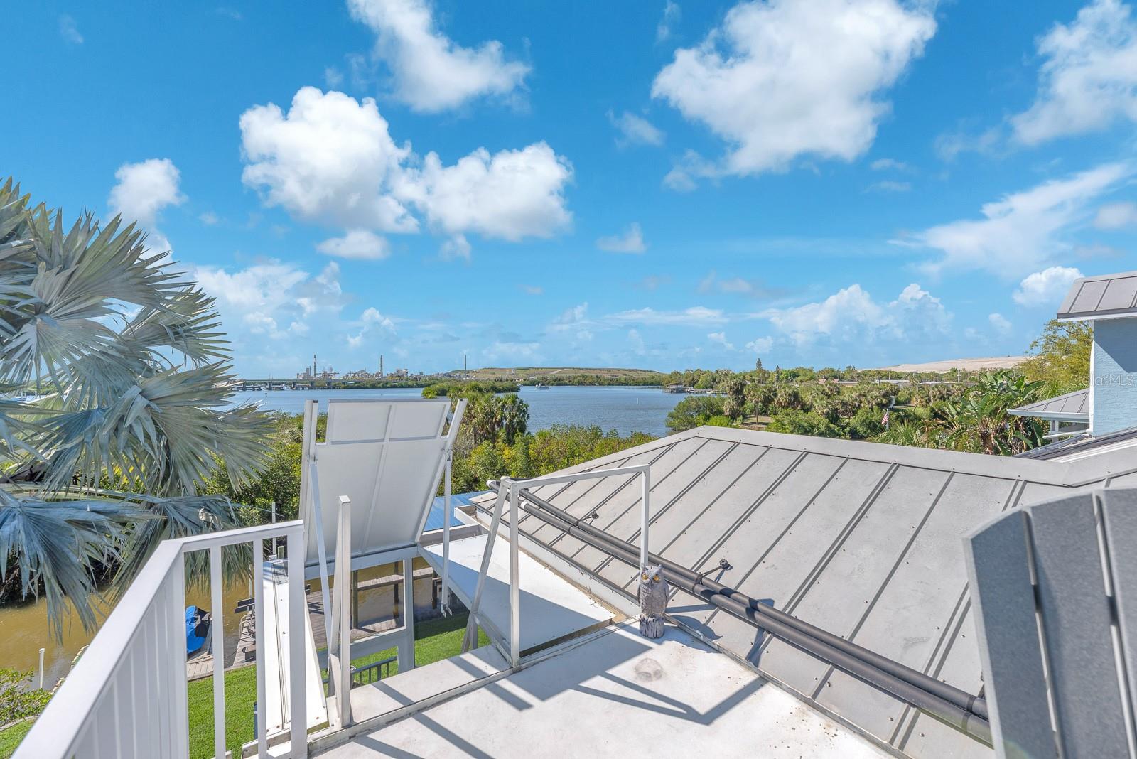 Image 35 of 93 For 9425 Oak Street