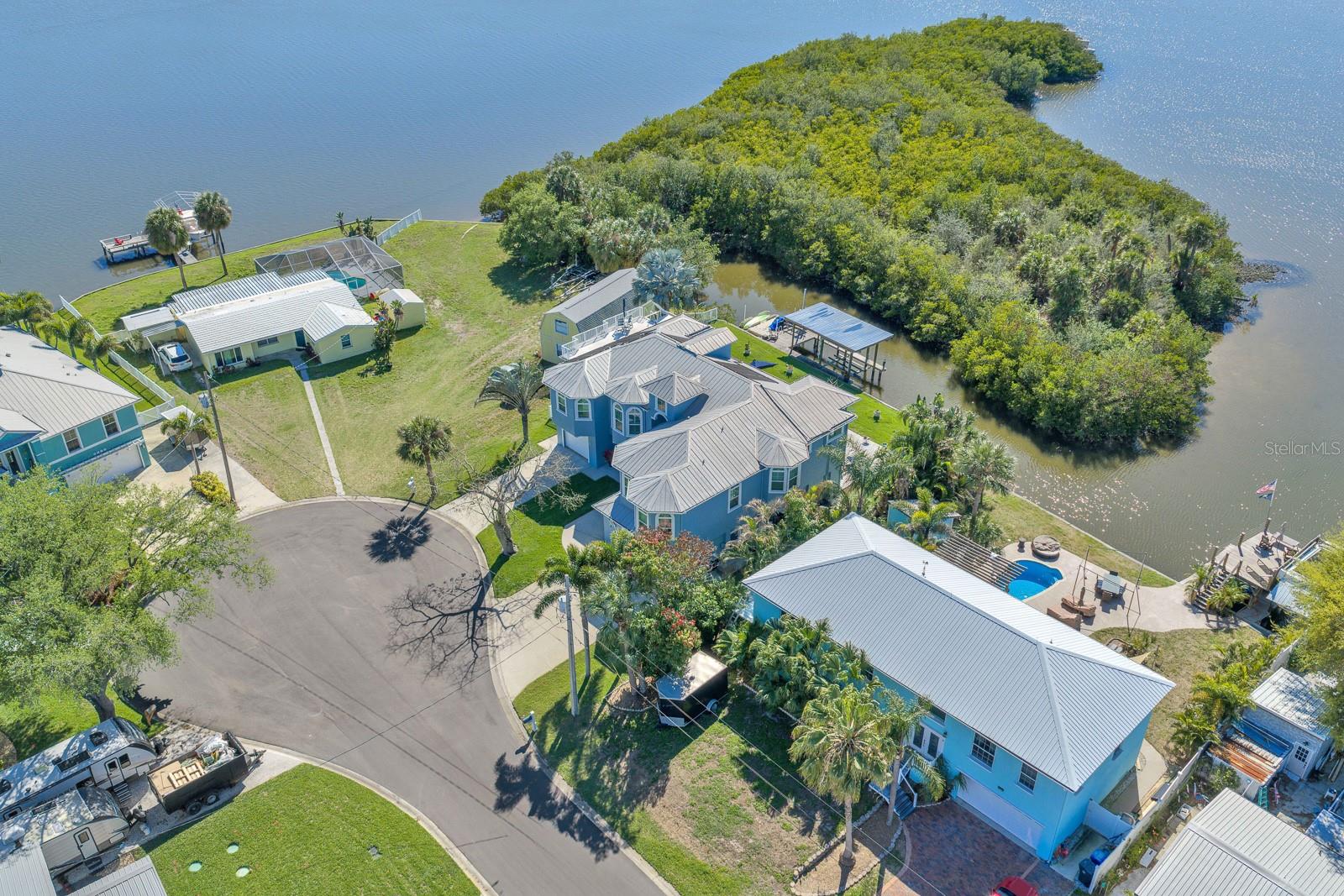 Image 39 of 93 For 9425 Oak Street