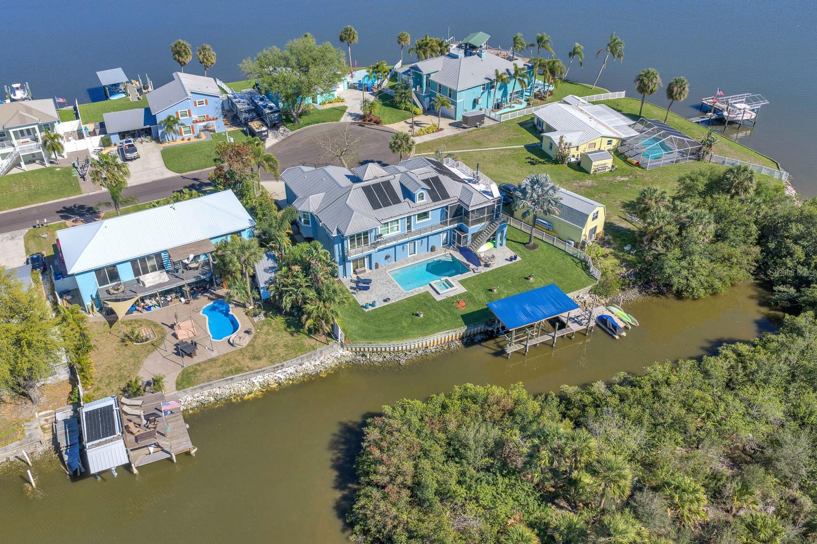 Image 41 of 93 For 9425 Oak Street