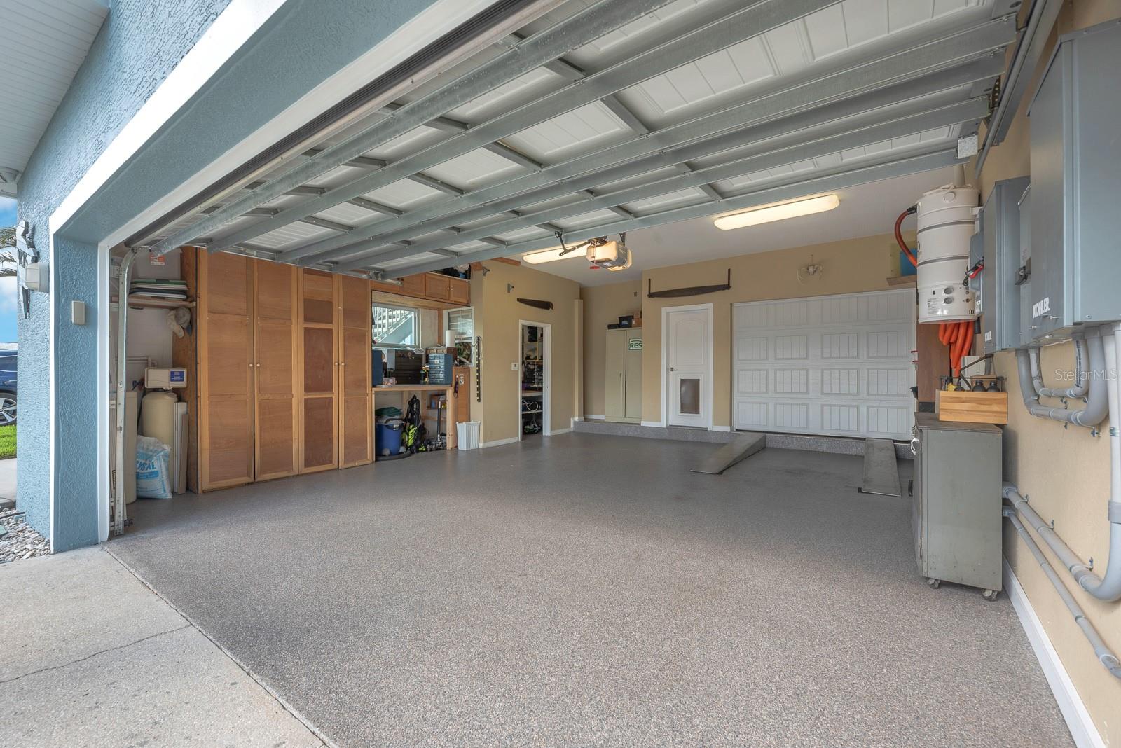 Image 49 of 93 For 9425 Oak Street