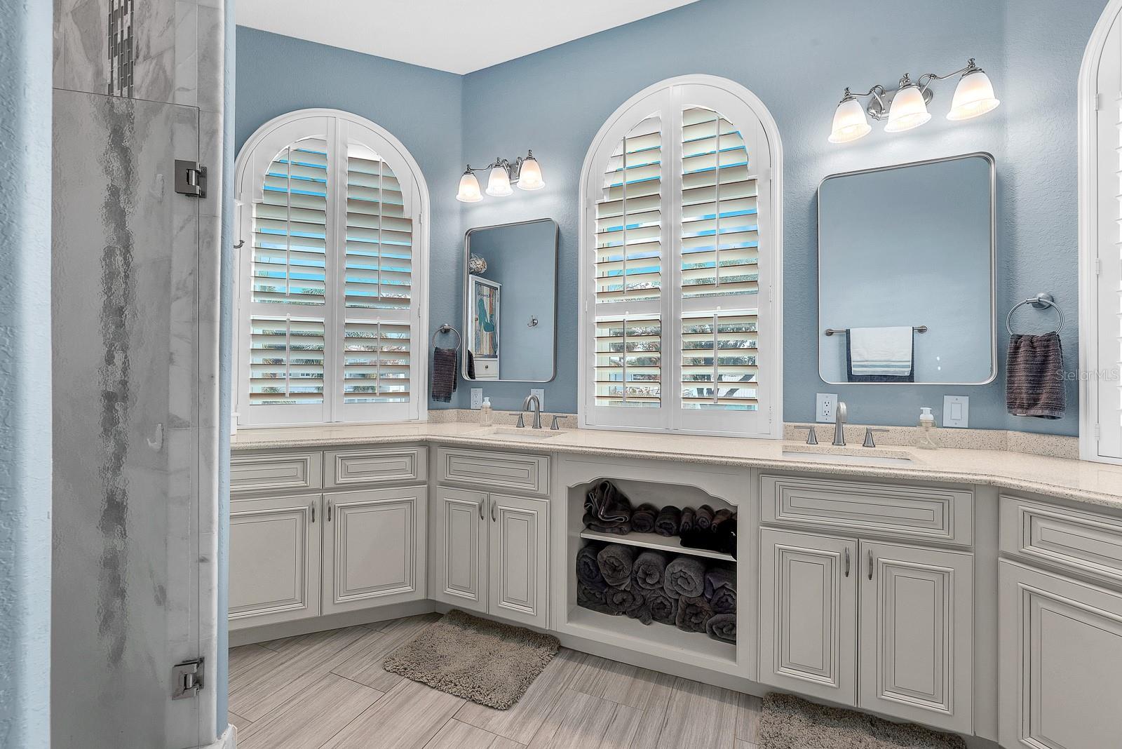 Image 55 of 93 For 9425 Oak Street